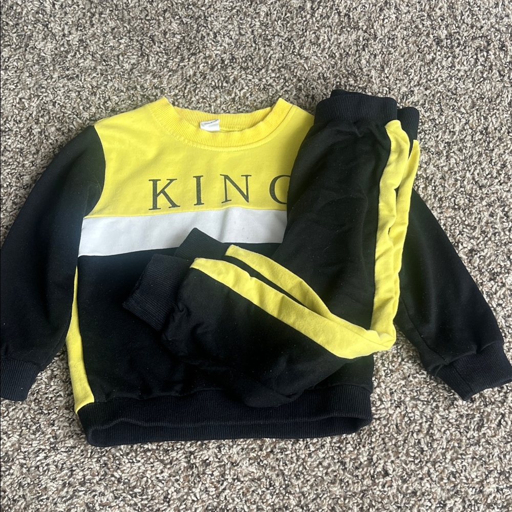 SHEIN Kids Black and Yellow Matching Set